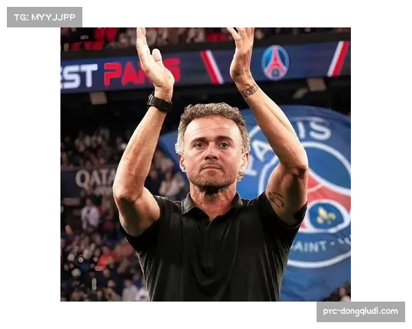 巴黎圣日耳曼赛前最后一练,恩里克试验三中卫体系 巴黎圣日耳曼赛前最后一练,恩里克试验三中卫体系